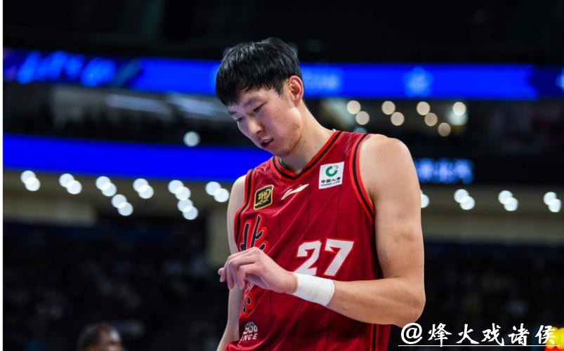 赛季或将缺席？周琦眼部伤情反复，名帅释疑，首钢全面支持康复计划